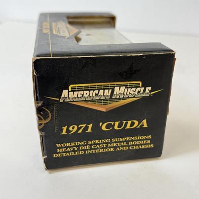LOT 203: iCar Cadillac Escalade, Ertl American Muscle 1971 Cuba & More
