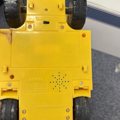 LOT 208: Large Tonka Construction Toy Vehicles