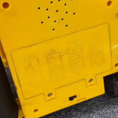 LOT 208: Large Tonka Construction Toy Vehicles