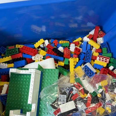 LOT: 214: Lego Collection: 2 Boxes & Bin w/ Loose