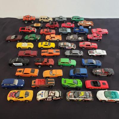 LOT 221: Collection of Hot Wheels, Matchbox & More