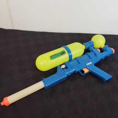 LOT 224: Vintage Larami Super Soakers with Assortment of Target Boards