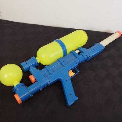 LOT 224: Vintage Larami Super Soakers with Assortment of Target Boards