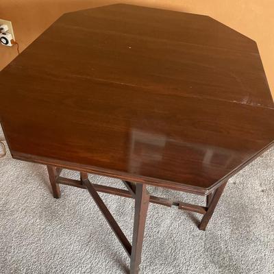 Ethan Allen drop leaf table