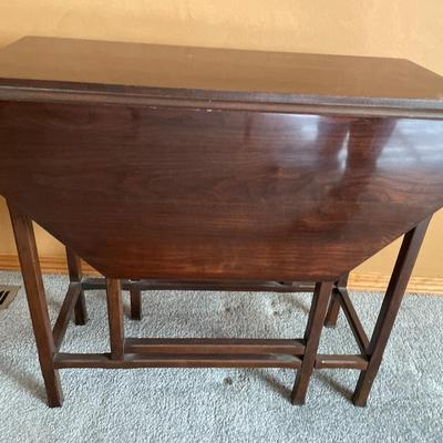 Ethan Allen drop leaf table