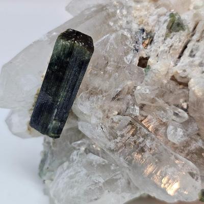 Assorted Quartz Pieces (GB-JS)