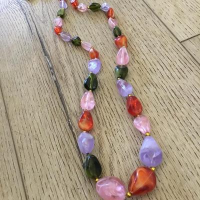 Cool vintage multicolored, pink, green, orange faux stone bead necklace
