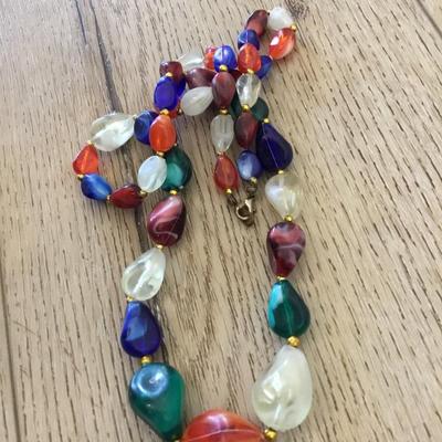 Vintage faux stone beautifully multicolored bead necklace