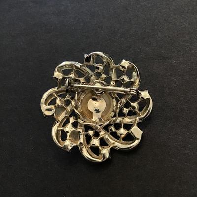 Vintage faux pearl brooch