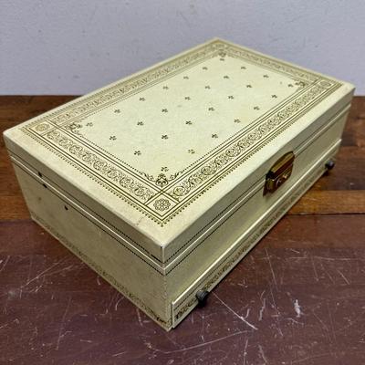 Sale Photo Thumbnail #484: Lined inside, note that music box does not wind or work.