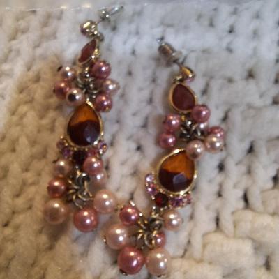 Sale Photo Thumbnail #266: Dangle earrings, hearts and beads