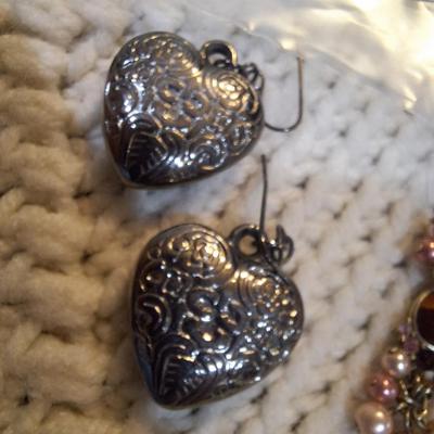 Sale Photo Thumbnail #265: Dangle earrings, hearts and beads