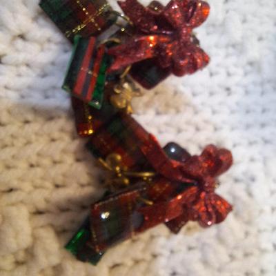Sale Photo Thumbnail #271: 4 pair Christmas earrings
