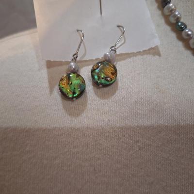 Sale Photo Thumbnail #286: possibly mother of pearl and abalone