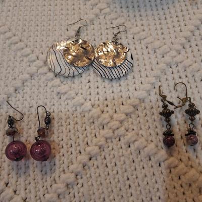 Sale Photo Thumbnail #312: 3 pair of dangle earrings