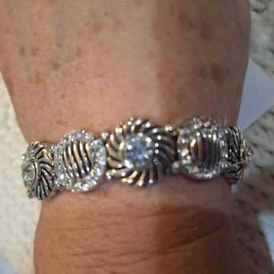 Sale Photo Thumbnail #327: silver tone stretchy bracelet