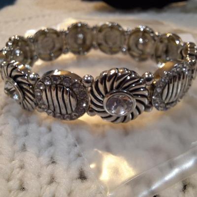 Sale Photo Thumbnail #324: silver tone stretchy bracelet