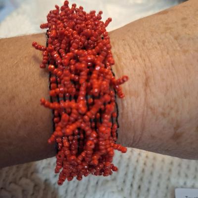 Sale Photo Thumbnail #357: this fits loose on large wrist.