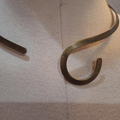 Sale Photo Thumbnail #482: Simple Modern Chocker v swirl, brass colored.