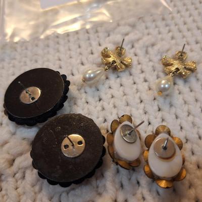 Sale Photo Thumbnail #541: 3 pairs earrings, black formal earrings- no backs
