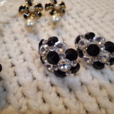 Sale Photo Thumbnail #538: 3 pairs earrings, black formal earrings- no backs