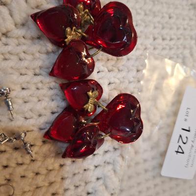 Sale Photo Thumbnail #548: 4 pairs earrings reds and other