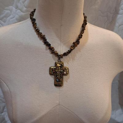 Sale Photo Thumbnail #567: Rock chip necklace wit brass colored stone pendant