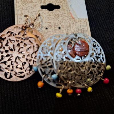 Sale Photo Thumbnail #591: Earrings and necklace