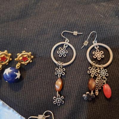 Sale Photo Thumbnail #596: earrings bundle