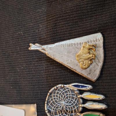 Sale Photo Thumbnail #624: Native American style brooches, Dream catcher and teepee with buffalo