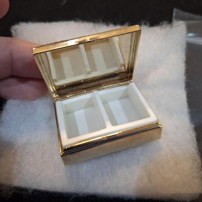 Sale Photo Thumbnail #658: small trinket box approx. 1 inch wide