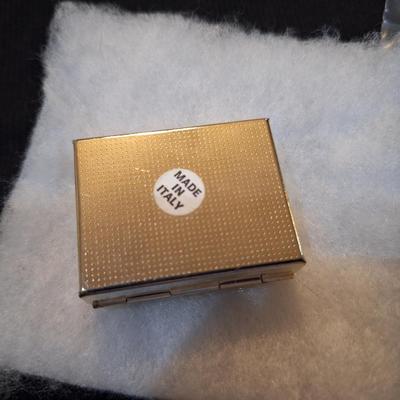 Sale Photo Thumbnail #657: small trinket box approx. 1 inch wide