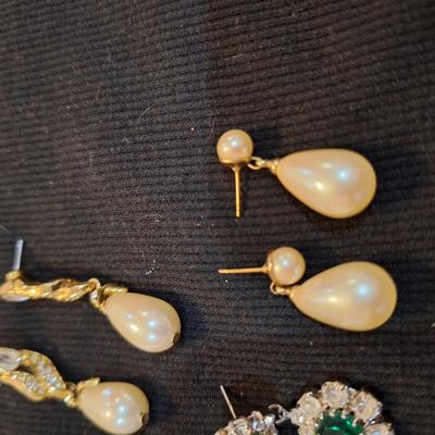 Sale Photo Thumbnail #662: dangle earring bundle