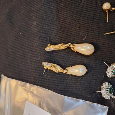 Sale Photo Thumbnail #663: dangle earring bundle