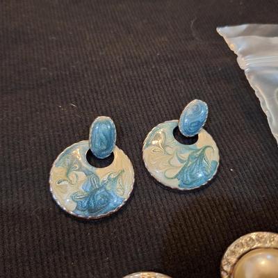Sale Photo Thumbnail #691: earrings bundle- no backs