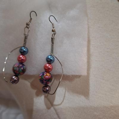 Sale Photo Thumbnail #707: multi color choker necklace and earrings on stiff wires