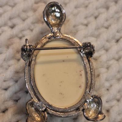 Sale Photo Thumbnail #805: no markings to indicate if it is or is not sterling. 