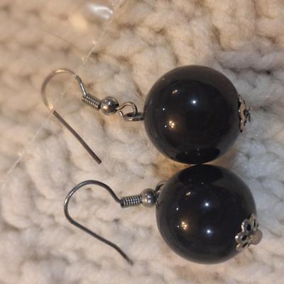 Sale Photo Thumbnail #820: earrings bundle 4 pair