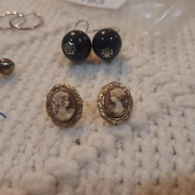 Sale Photo Thumbnail #817: earrings bundle 4 pair