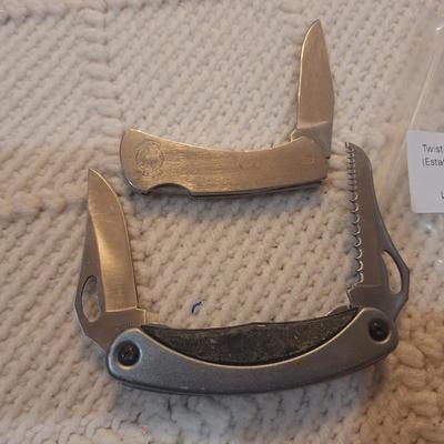 Sale Photo Thumbnail #835: 2 pocket knives- one is USA