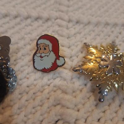 Sale Photo Thumbnail #878: 2 lapel pins