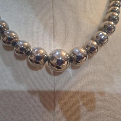 Sale Photo Thumbnail #901: silver tone round pearl like beaded necklace