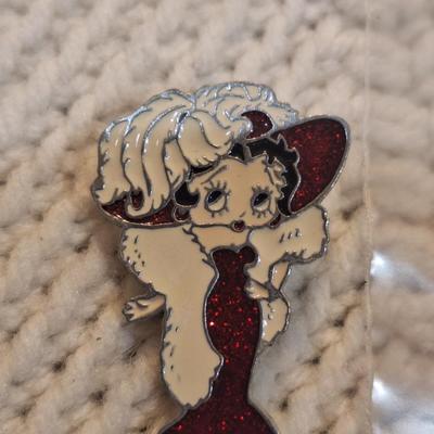 Sale Photo Thumbnail #911: Betty Boop lapel pin