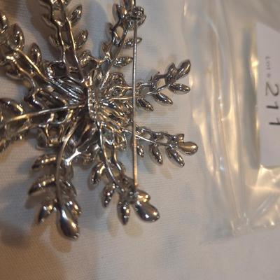 Sale Photo Thumbnail #953: snowflake brooch