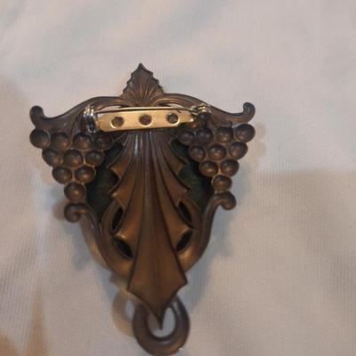 Sale Photo Thumbnail #956: cameo brooch