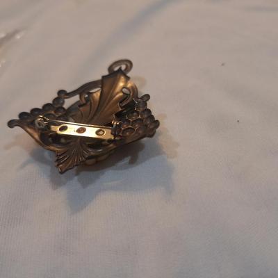 Sale Photo Thumbnail #957: cameo brooch