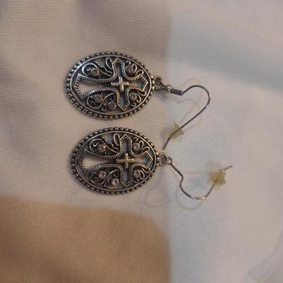 Sale Photo Thumbnail #964: earring bundle
