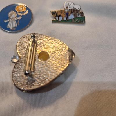 Sale Photo Thumbnail #977: lapel pins