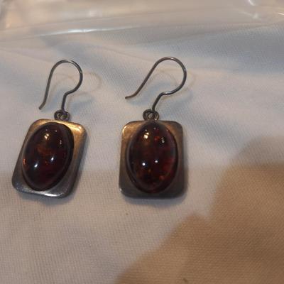 Sale Photo Thumbnail #998: square earrings with amber center