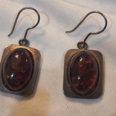 Sale Photo Thumbnail #996: square earrings with amber center